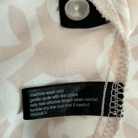 THE LIMITED LS Blouse Geometric Pink White Roll Tab Tunic Top Collared Sz L - Picture 6 of 9